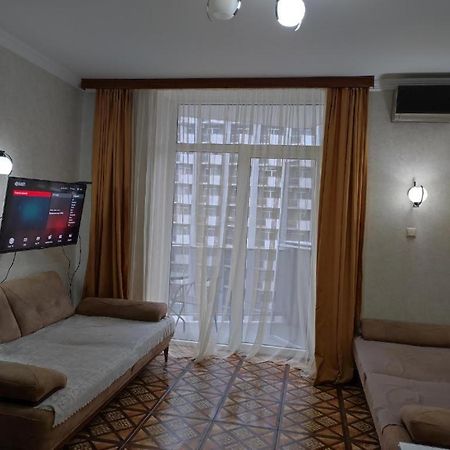 Apartment On Sherif Khimshiashvili Street 15B บาทูมิ ภายนอก รูปภาพ