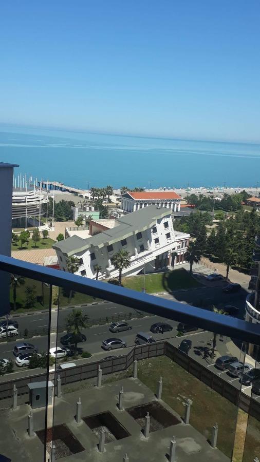 Apartment On Sherif Khimshiashvili Street 15B บาทูมิ ภายนอก รูปภาพ
