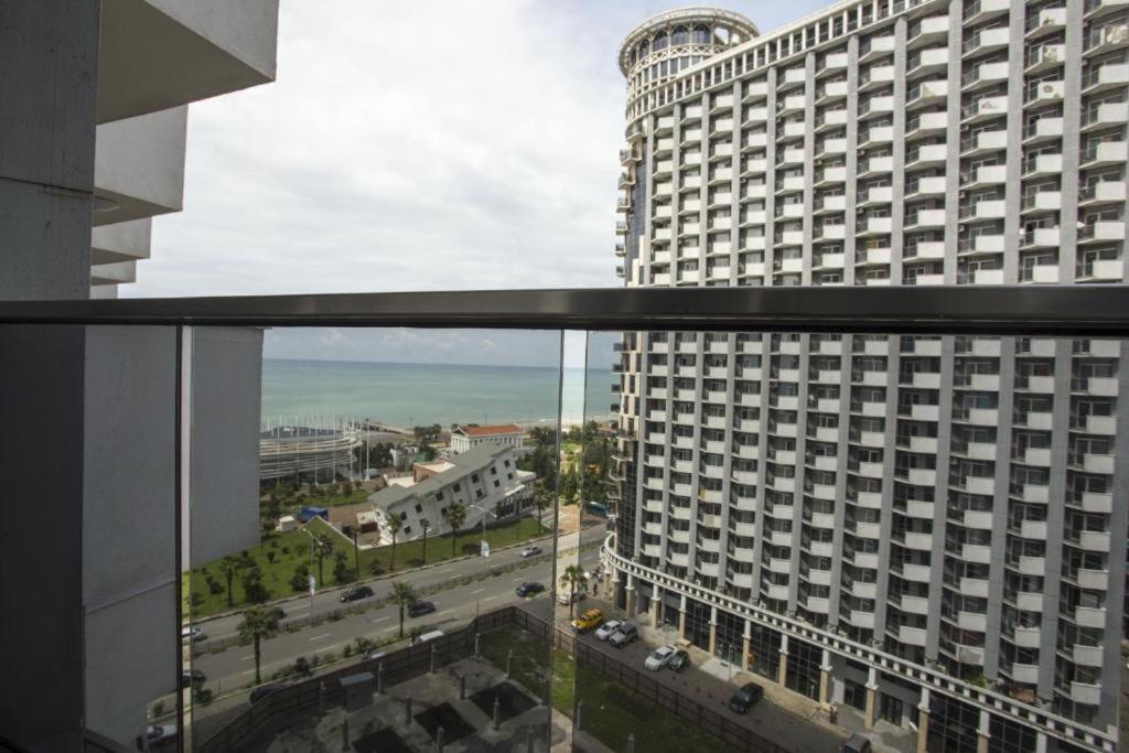 Apartment On Sherif Khimshiashvili Street 15B บาทูมิ ภายนอก รูปภาพ