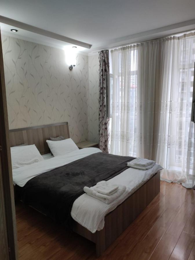 Apartment On Sherif Khimshiashvili Street 15B บาทูมิ ภายนอก รูปภาพ