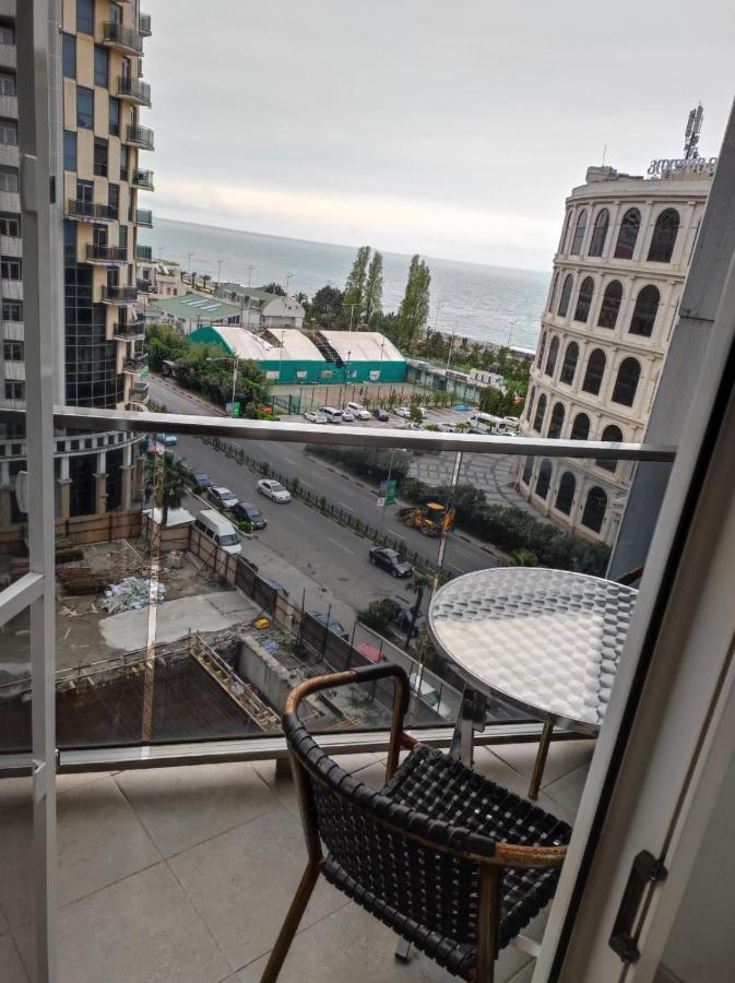 Apartment On Sherif Khimshiashvili Street 15B บาทูมิ ภายนอก รูปภาพ