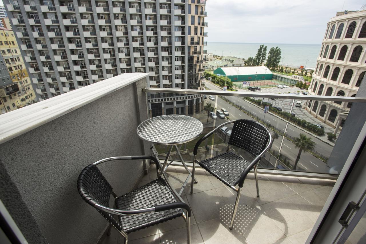 Apartment On Sherif Khimshiashvili Street 15B บาทูมิ ภายนอก รูปภาพ