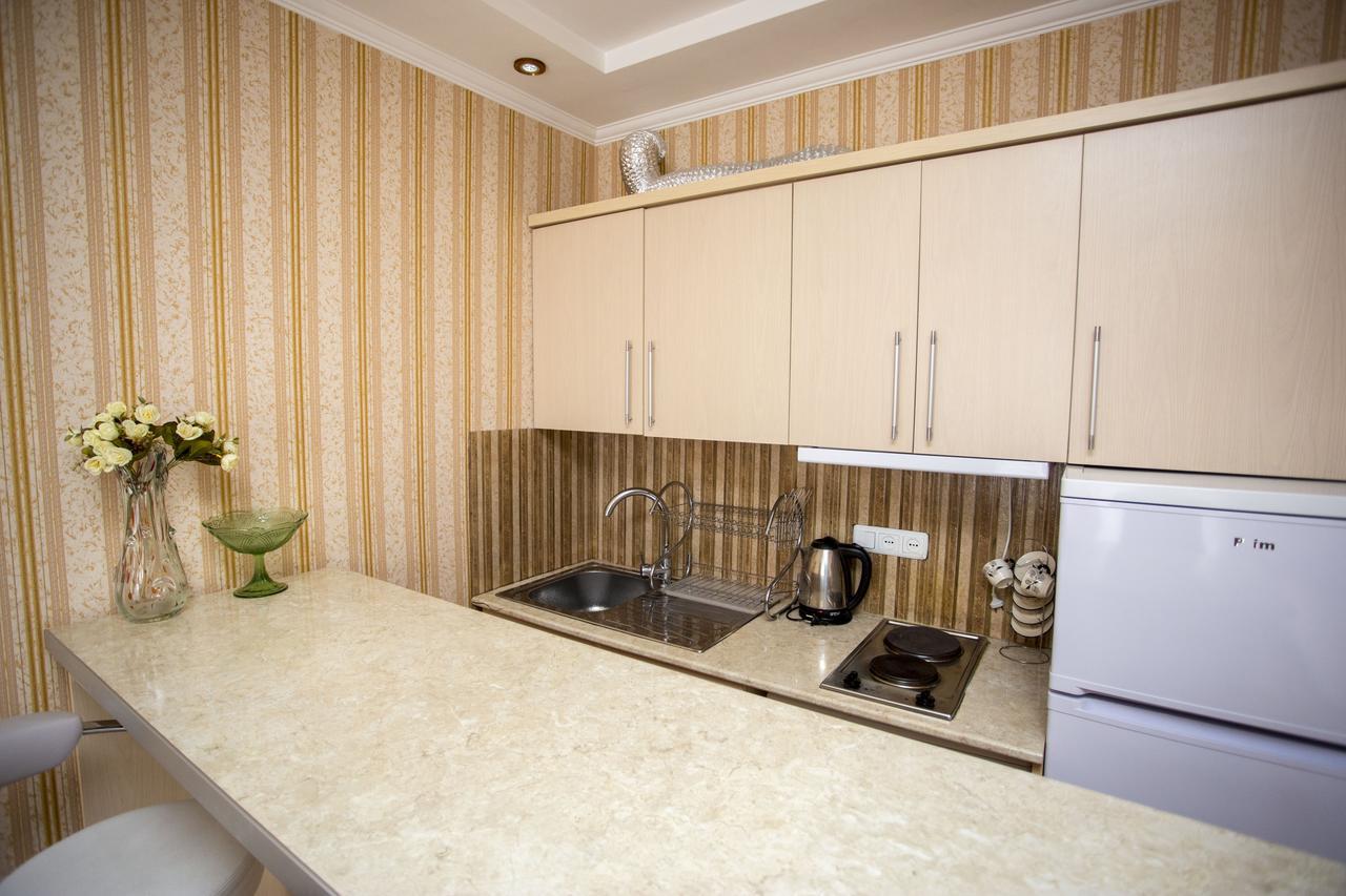 Apartment On Sherif Khimshiashvili Street 15B บาทูมิ ภายนอก รูปภาพ